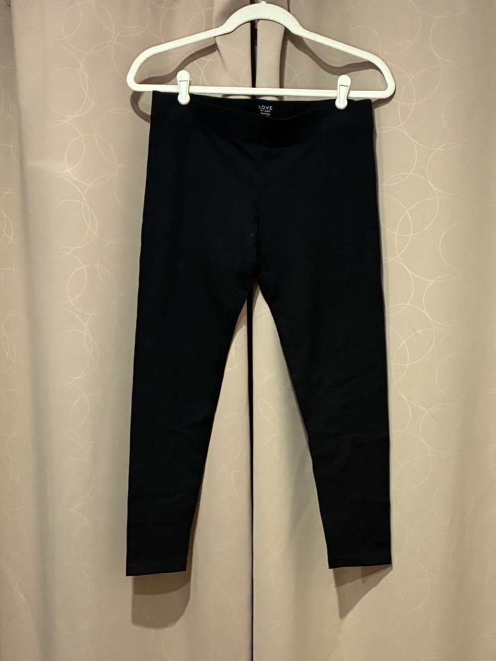 NWOT. GAP Black Women’s Maternity Leggings